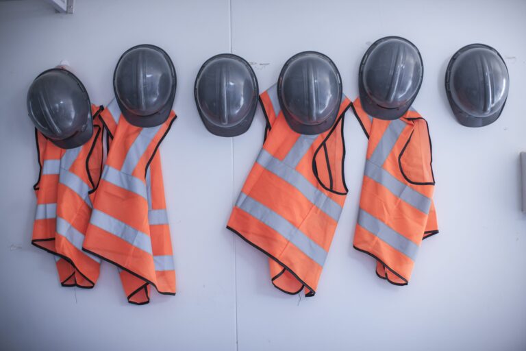 hard-hats-managing-risks-at-work